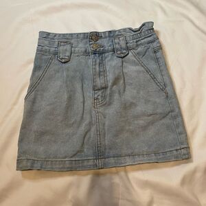 Forever 21 size small light wash mini Jean skirt